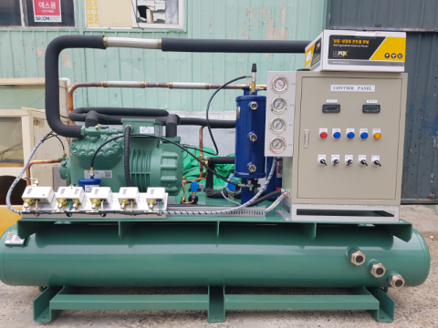 수액기형 유니트(비츠2단30HP -25도)80평 용량  냉매충전량500Kg 동명냉동자사