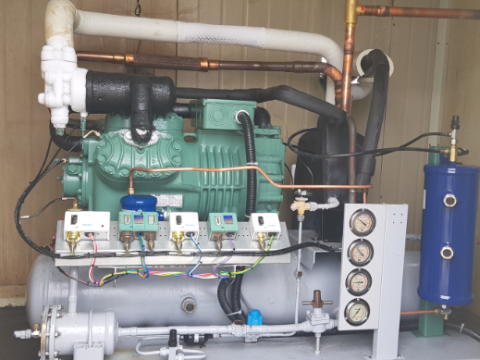 비츠2단30hp 급냉실유니트(6개월마다 압축기 파손) 냉동기사 돈만 받아먹고  도망감